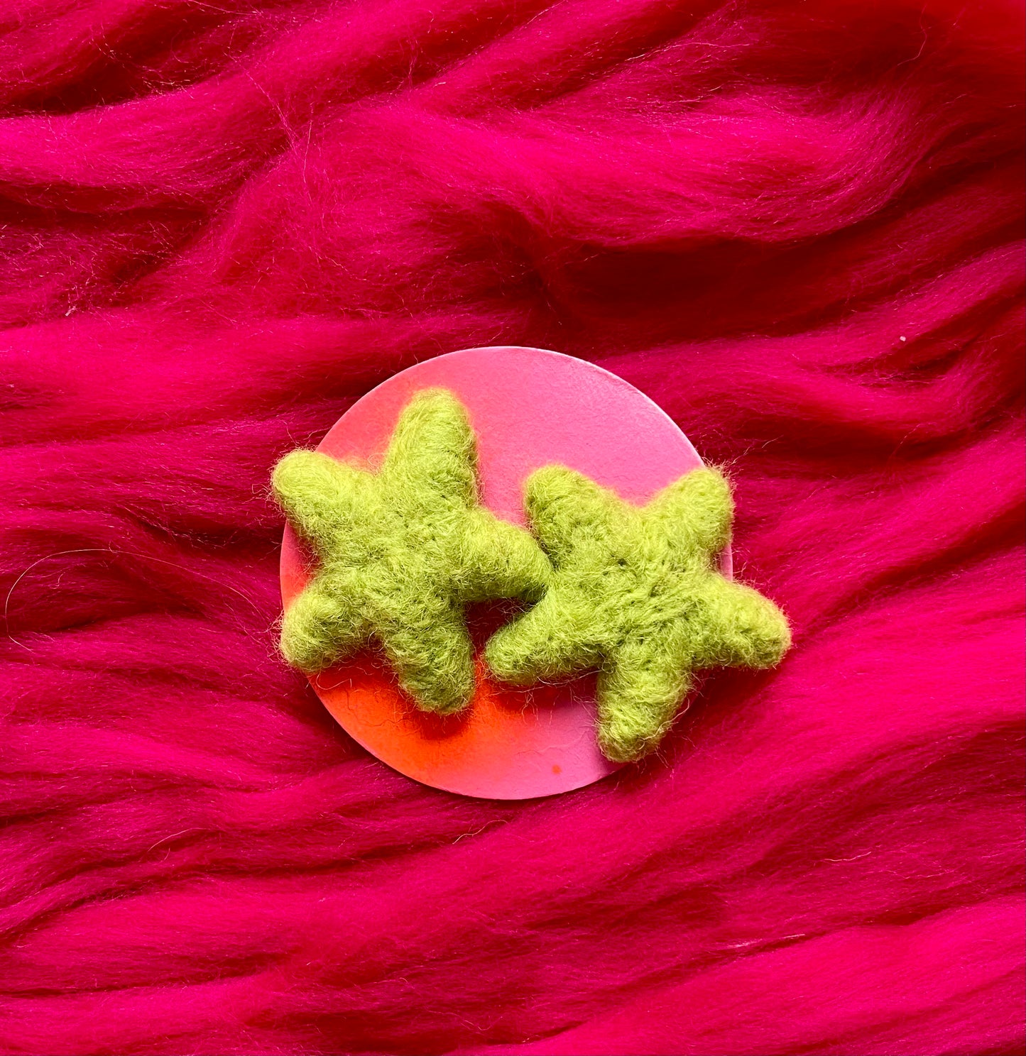 De groene ster-oorbellen